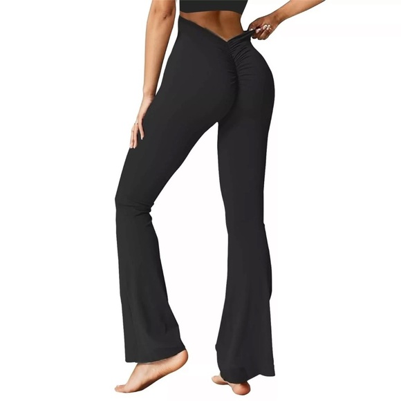 Sofia Jeans Women's Eden Straight Super High Rise 90s Pleather Jeans, Size 16 - Picture 2 of 5